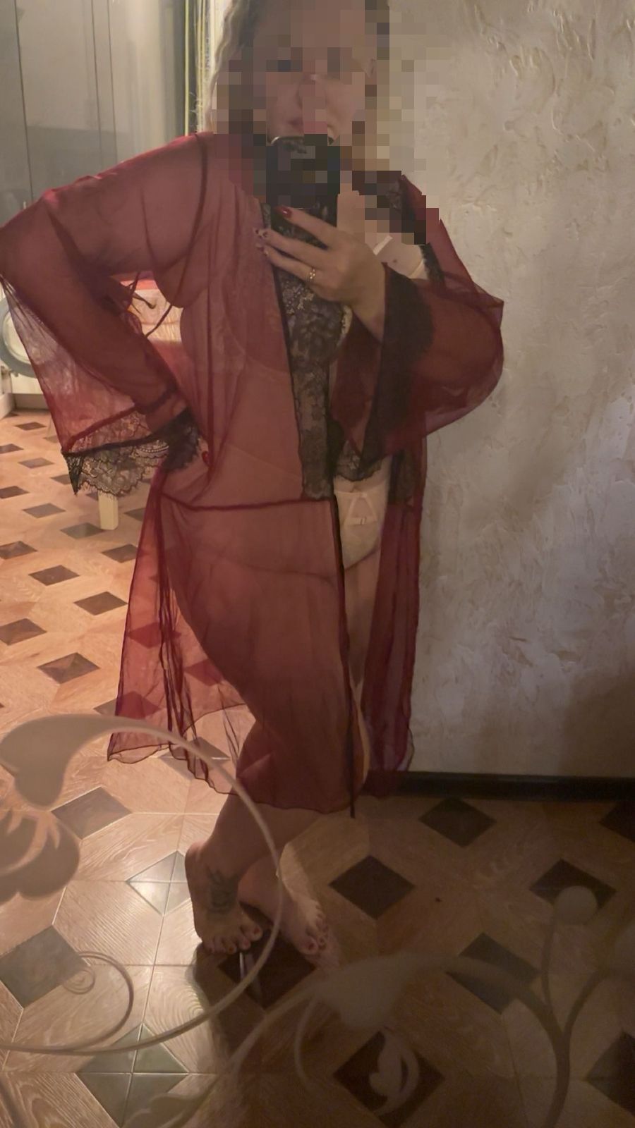 Профессионалка Оляля с 5 размером груди сделает качественно золотой дождь выдача и примет у себя