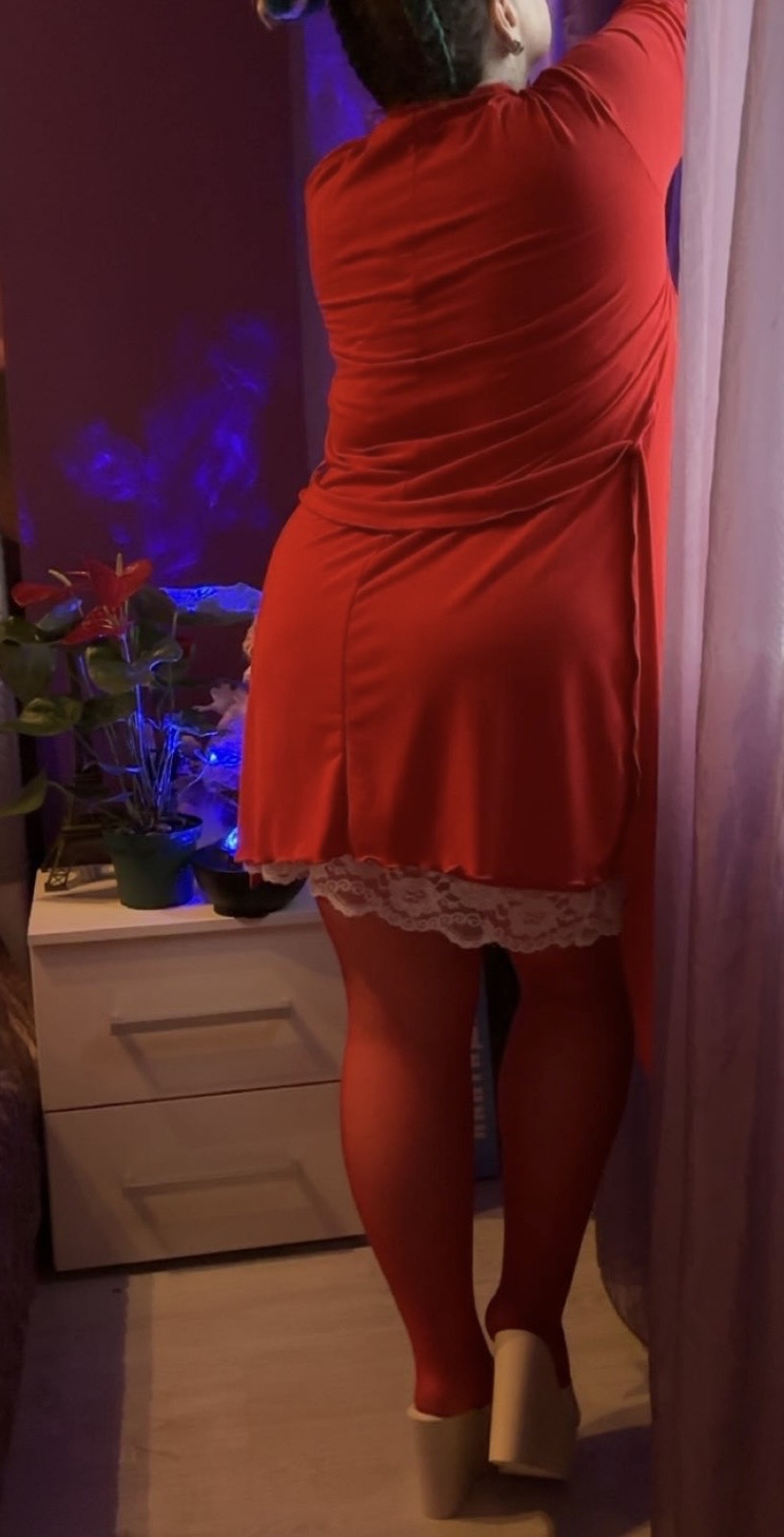 русая  Оляля 34 лет сделает с удовольствием анальный секс и примет у себя