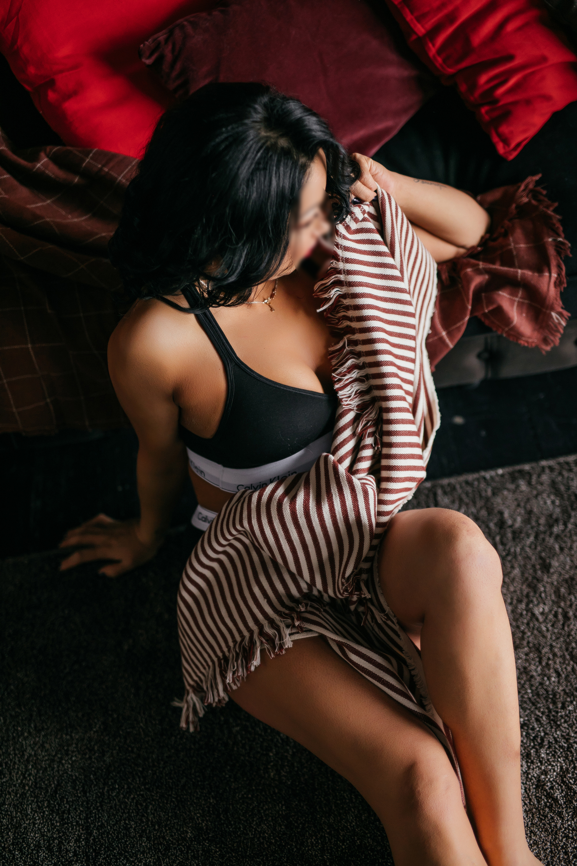 Брю ВИОЛА с 2 размером груди сделает с удовольствием семейным парам и пригласит к себе