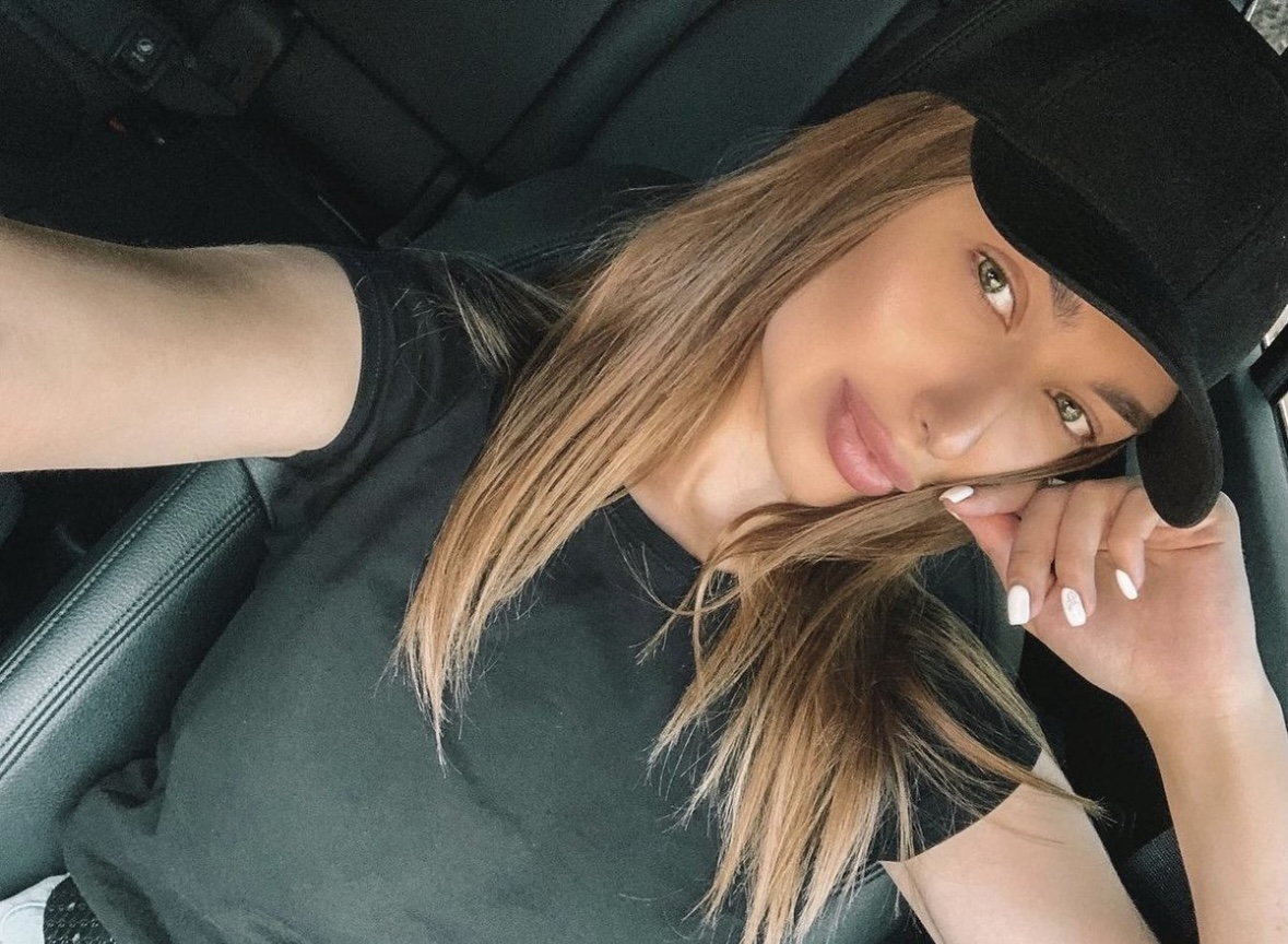 Девушка по вызову Вера 23 лет исполнит ветка сакуры и примет у себя в Район - Юго-Запад