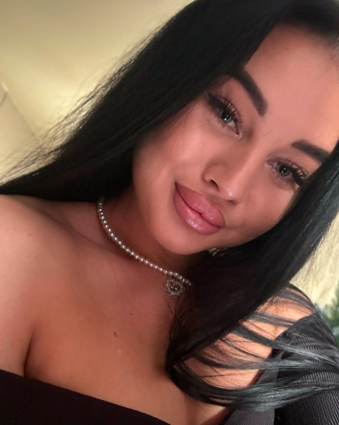 Девушка АЛЕНА ДАСТ стройная сделает профессионально игрушки и примет у себя в Район - Центр