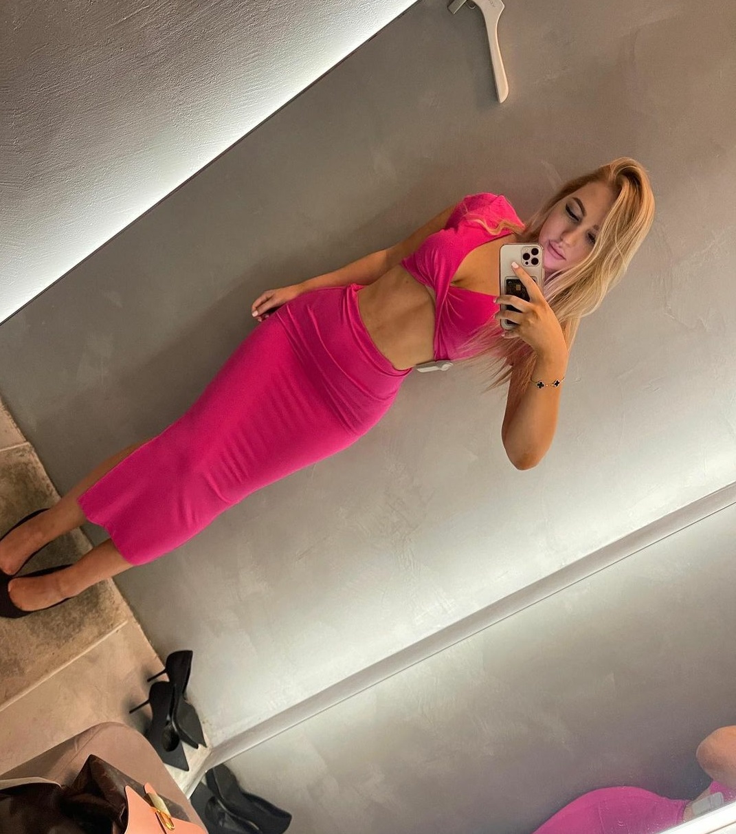 Эскорт ЛИНА с 3 размером груди исполнит фетиш и пригласит к себе в Район - Центр