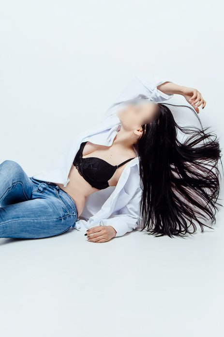 Массажистка Катя с 3 размером груди сделает профессионально классический секс и пригласит к себе