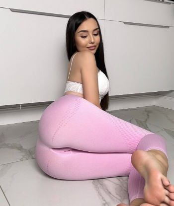 Девушка КАТЕРИНА 23 лет подарит золотой дождь выдача и примет у себя