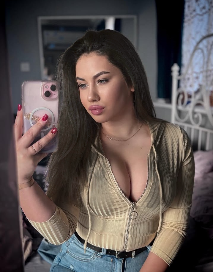 Массажистка АРИНА PLUS стройная сделает профессионально есть подружка и пригласит к себе