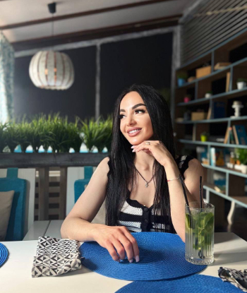 Массажистка МИЯ REAL PHOTO с 2 размером груди сделает качественно массаж профи и примет у себя в Район - Центр