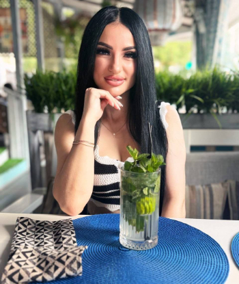 Путана МИЛА с 2 размером груди сделает с удовольствием золотой дождь выдача и пригласит к себе в Район - Центр