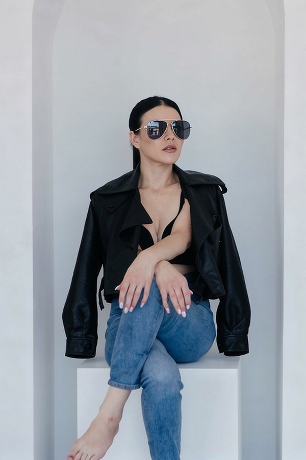 брюнетка Ксюшенька 25 лет сделает профессионально минет в презервативе и примет у себя в Район - Юго-Запад