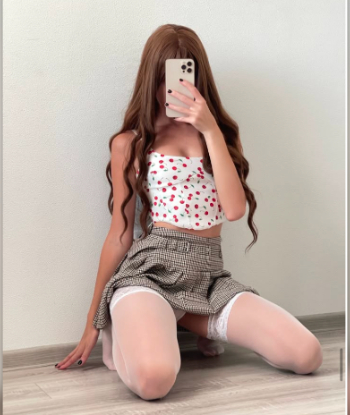 Профессионалка НИКА с 2 размером груди подарит лесби-шоу легкое и позовет в гости