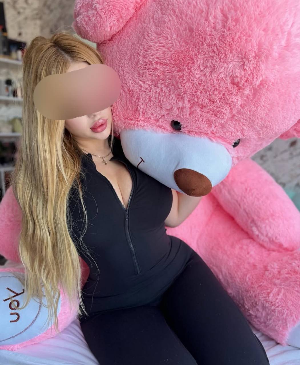 Проститутка Машенька стройная сделает с удовольствием расслабляющий массаж и позовет в гости