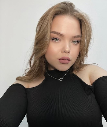 Проститутка ALEKSA 23 лет сделает с удовольствием минет без резинки и пригласит к себе в Район - Центр