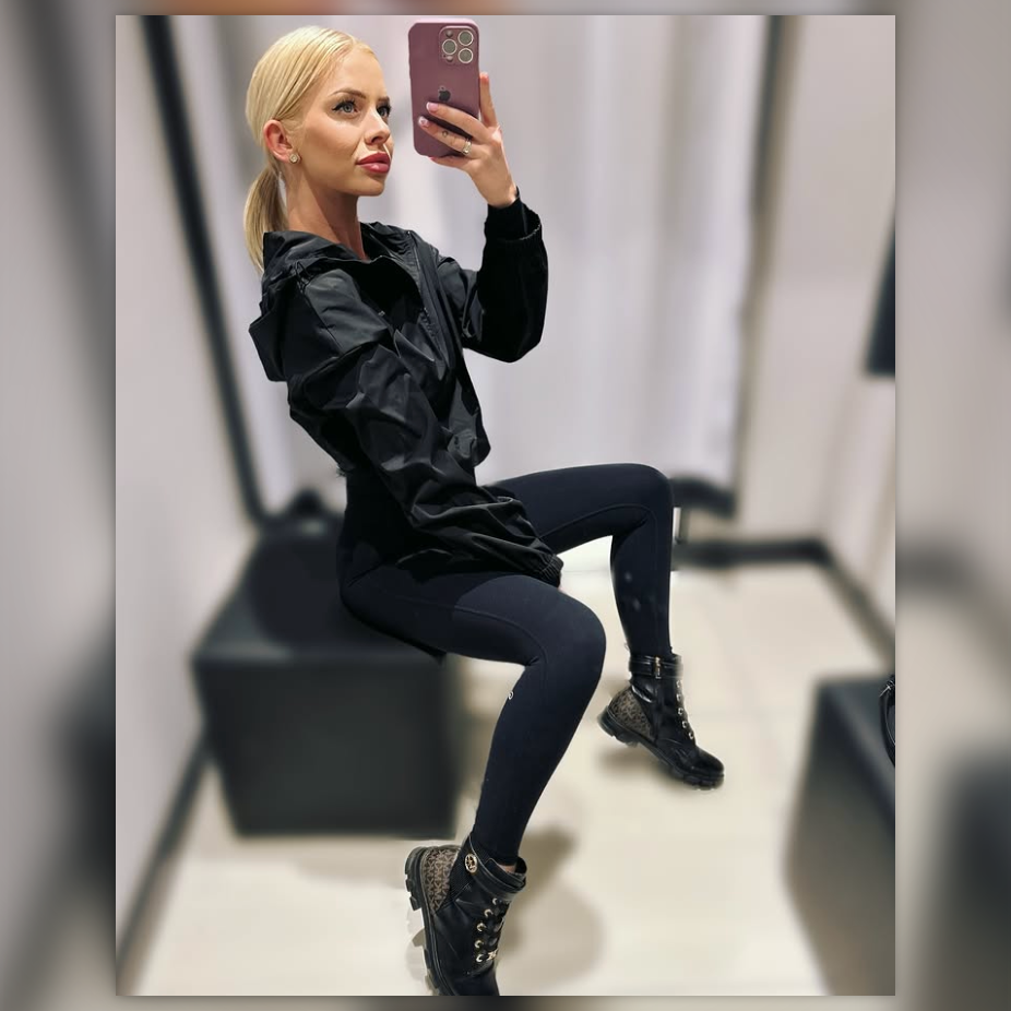 Девушка ТЕЯ стройная сделает нежно госпожа и примет у себя в Район - Центр