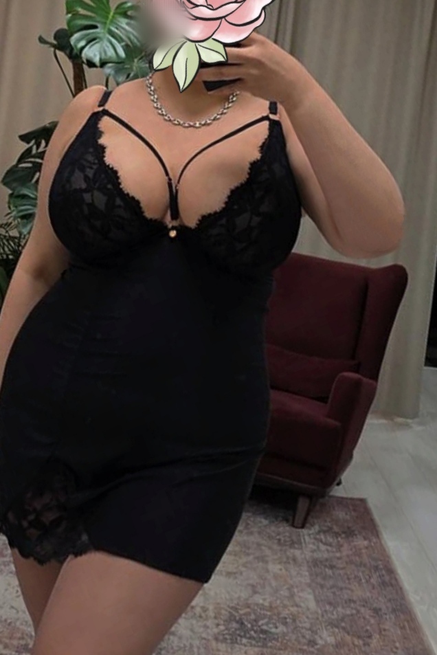 Профессионалка Марина с 4 размером груди сделает нежно расслабляющий массаж и пригласит к себе