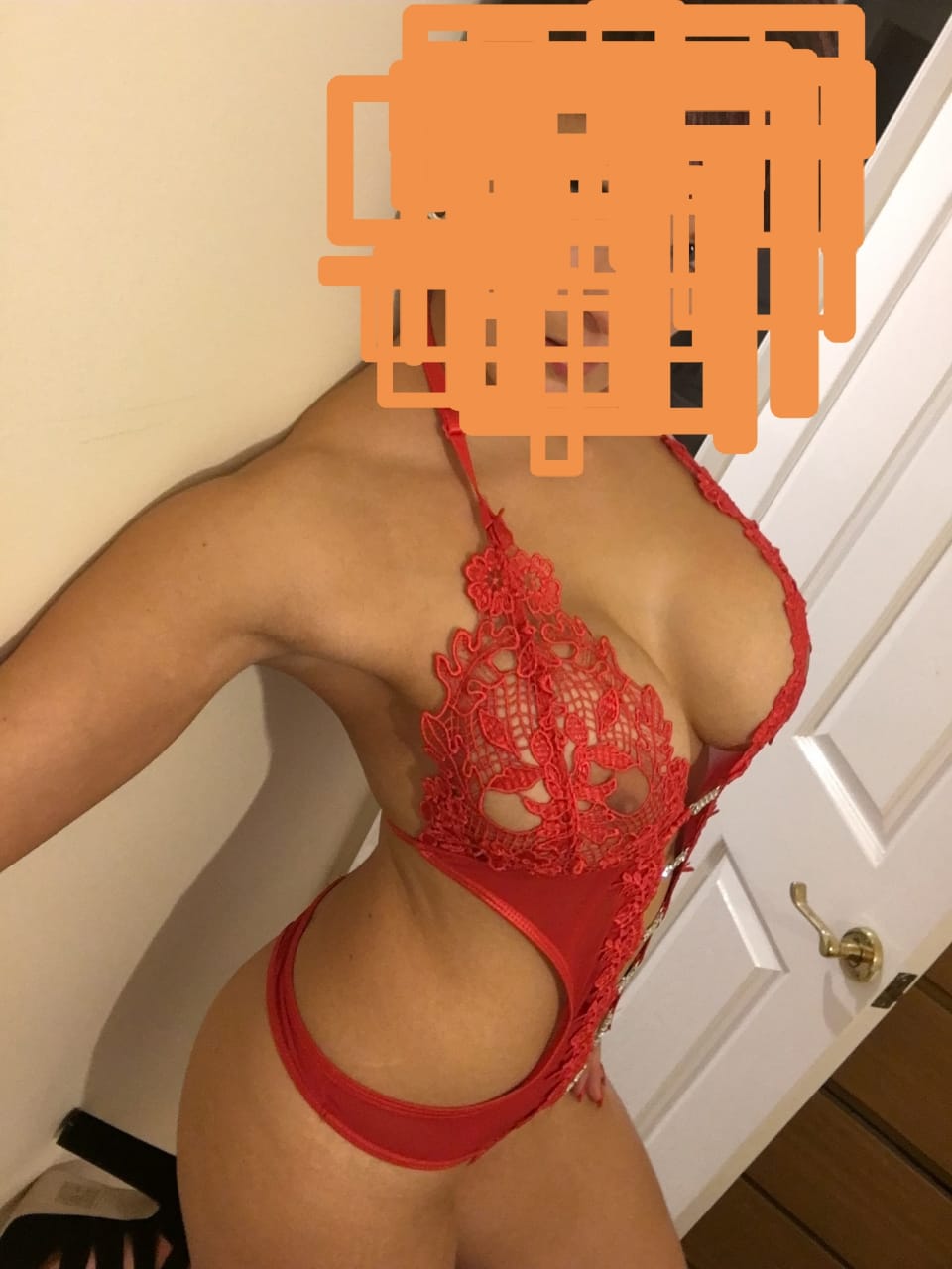 Путана Вика стройная сделает качественно минет в презервативе и примет у себя в Район - Юго-Запад